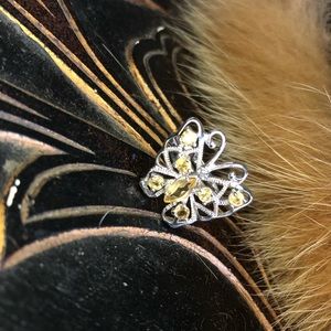 STERLING SILVER  BUTTERFLY RING WITH YELLOW CITRON